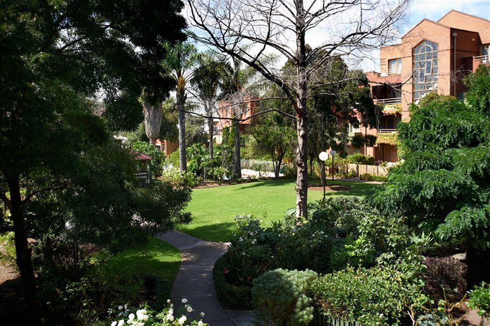 Comfort Apartments Royal Gardens Melbourne Exterior photo