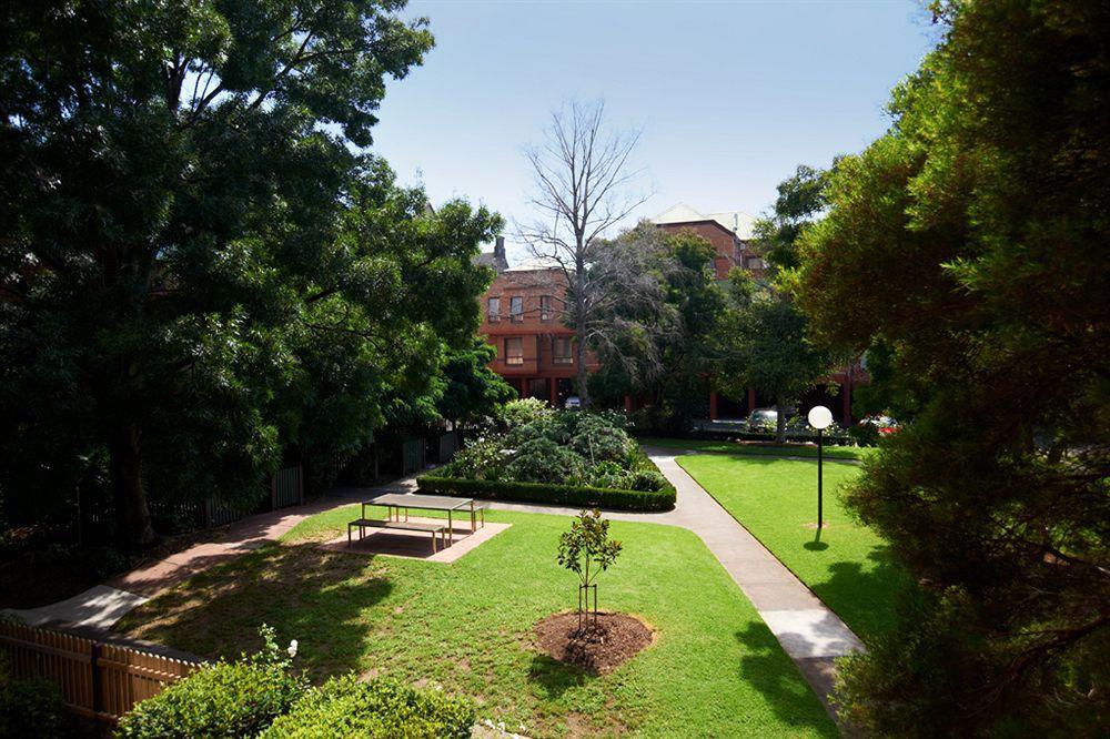 Comfort Apartments Royal Gardens Melbourne Exterior photo