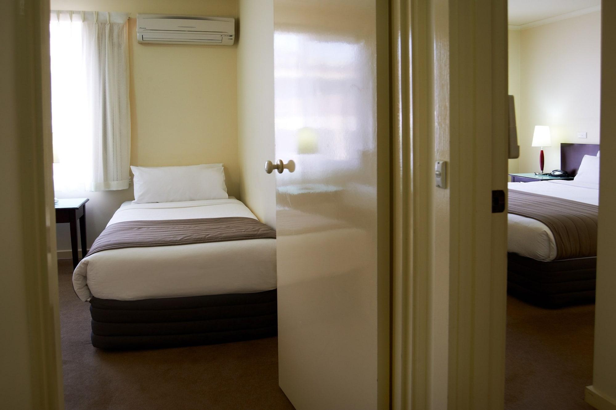 Comfort Apartments Royal Gardens Melbourne Exterior photo