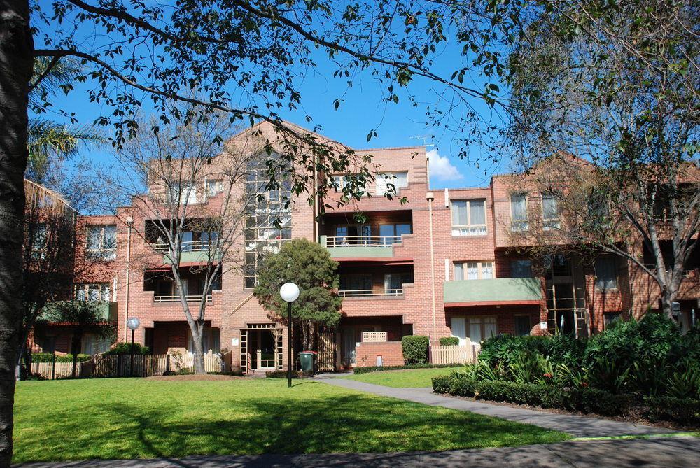 Comfort Apartments Royal Gardens Melbourne Exterior photo